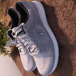 BRAND NEW! WOMANS 8 1/2 POWER FLEX CHAMPION ULTRA LIGHT WEIGHT! LIGHT GREY, SALE
